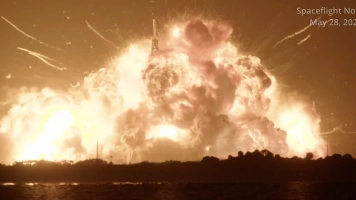 POTĘŻNA eksplozja rakiety na przylądku Canaveral. Jest nagranie