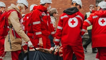 Rosyjski Czerwony Krzyż militaryzuje ukraińskie dzieci za pieniądze z międzynarodowych struktur CK