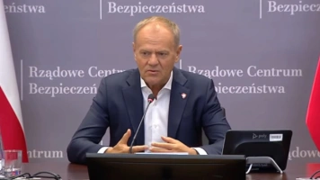 Siłowe wejście do rodzinnego domu prezydenta. Premier mówi o „głupich dowcipach”