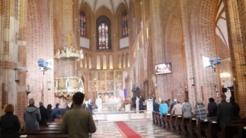 Niespełna 15 proc. Polaków przystępuje w niedzielę do komunii św.