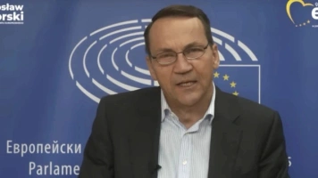 Sikorski zachwala wejście do strefy euro