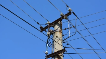 TK kończy epokę darmowych słupów i rur na prywatnych działkach. „To ogromny przełom” – mówi Agnieszka Ryznar