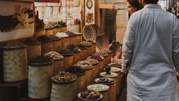 Naturalny aromat zamiast chemii. Domowy trik, który odmieni zapach Twojego domu