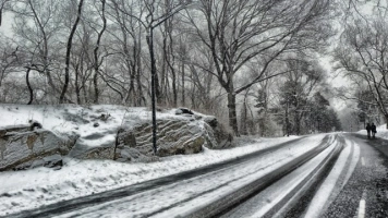 Śliska noc nad Polską. IMGW ostrzega przed oblodzeniem w 12 województwach