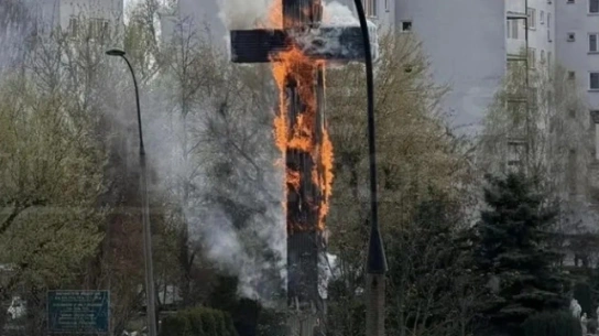 A jednak podpalenie? Macierewicz wskazuje na ślady