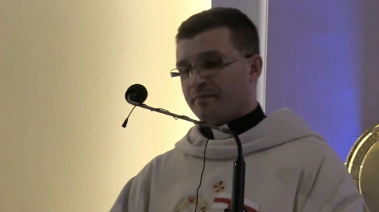 Kolejny „charyzmatyczny” ksiądz zrzuca sutannę. Ks. Kralka żegna się z wiernymi