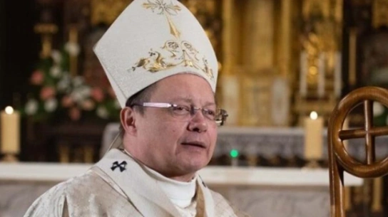 Zakaz publikowania dla księdza krytykującego kard. Rysia