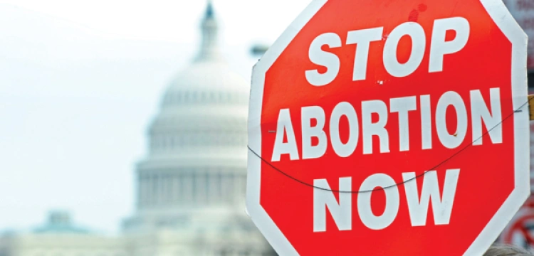 Kliniki położnicze muszą reklamować aborcję. Zmusza je prawo