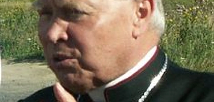 Abp Gocłowski broni Lecha Wałęsy: Zostawcie Wałęsę w spokoju