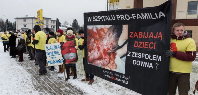 Zobacz pikietę pro-life przed szpitalem Pro-Familia w Rzeszowie