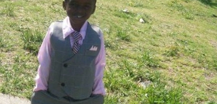 Ośmiolatek zginął w obronie siostry