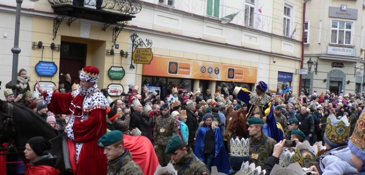 Tłumy na Orszaku Trzech Króli w Rzeszowie. Fotorelacja!