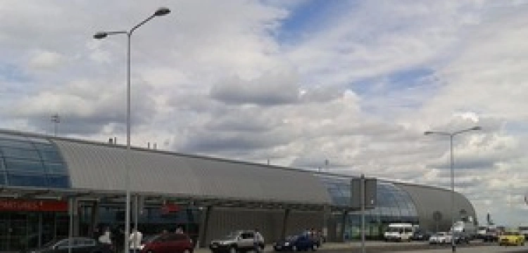 Kolejny sukces władz Mazowsza: Lotnisko w Modlinie może być zamknięte na dobre