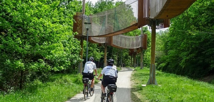 Absurdalny i zagrażający zdrowiu oraz życiu wandalizm nastolatków w Dolinie Gęśnika. Staną przed sądem