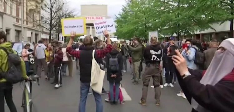 Protesty w Niemczech. Mieszkańcy mają dość kwarantanny
