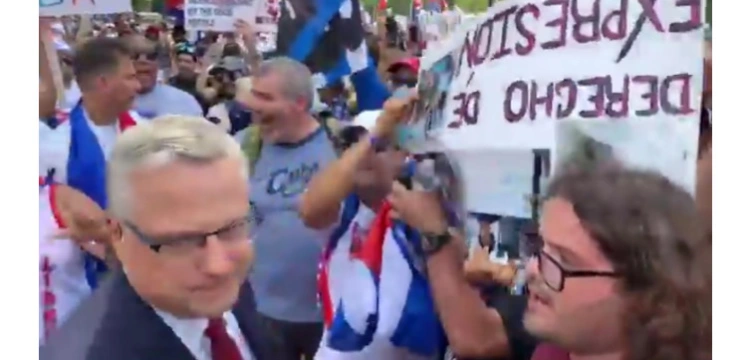 [Wideo] Reporter TVN wyproszony z kubańskiej antykomunistycznej pikiety przed Białym Domem