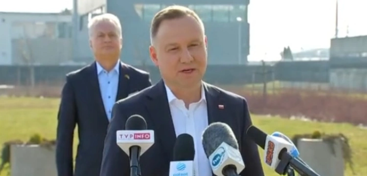 Prezydent po powrocie z Kijowa: Ukraina krwawi, ale się broni