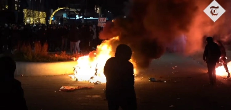 Holandia. Policja raniła 7 osób protestujących przeciwko obostrzeniom sanitarnym