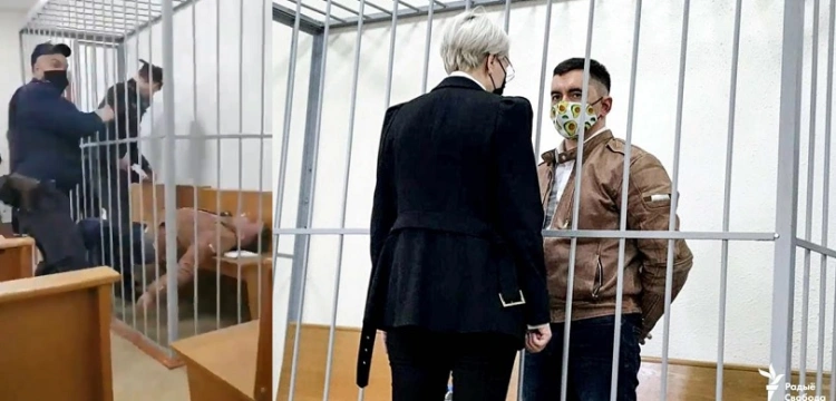[Wideo 18+] Tak działa reżim Łukaszenki. Więzień w czasie procesu próbował podciąć sobie gardło