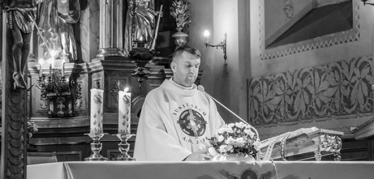 W niewyjaśnionych okolicznościach zmarł proboszcz parafii w Dzietrzkowicach. Prokuratura i policja badają sprawę