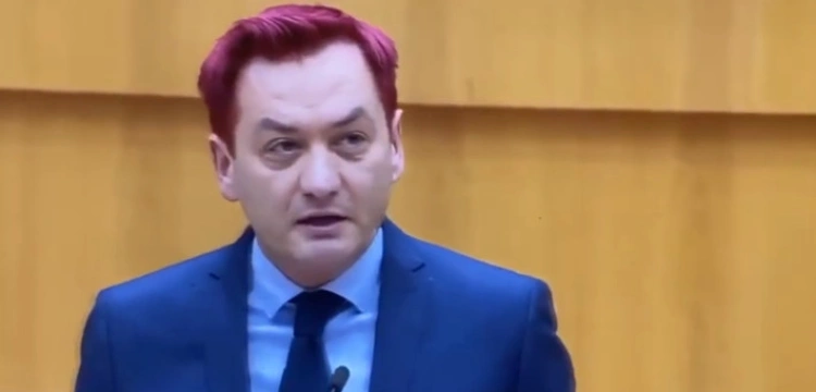 Absolutny skandal! PE wzywa KE do blokowania środków dla Polski. Dokument poparli również… europosłowie z Polski 