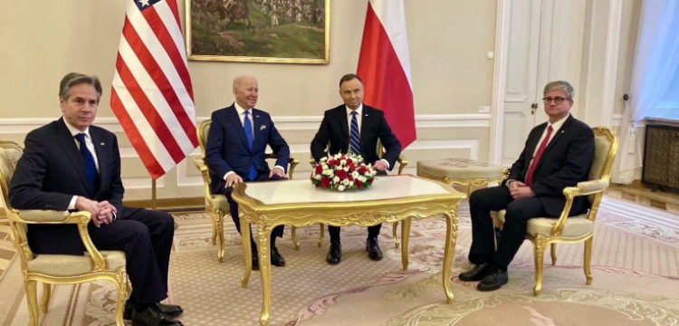 Pomoc dla Ukrainy. Instytut Gospodarki Światowej: Najwięcej przekazały Stany Zjednoczone i Polska 