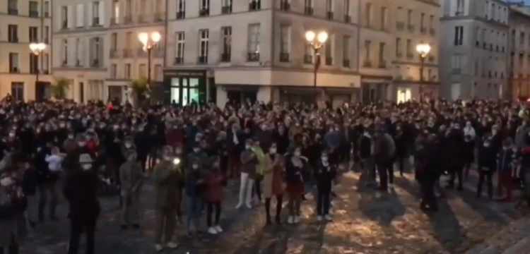 Francuzi modlą się na ulicach. Chcą otwarcia Kościołów