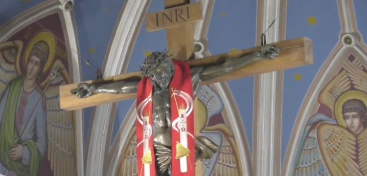 W Kijowie nawet biskupi zostali wolontariuszami 