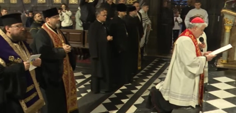 Kard. Krajewski wraca na Ukrainę. W Wielki Piątek odwiedzi Buczę 