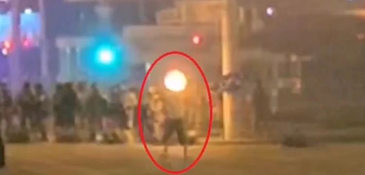 (Wideo) AP udostępnił film z zabicia demonstranta na Białorusi. Nie był agresywny