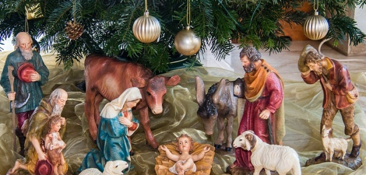 Papież: choinka i żłóbek są ,,ikonami'' Bożego Narodzenia