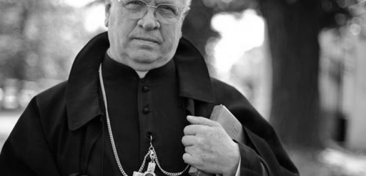 Zmarł po długotrwałej chorobie ks. biskup Józef Zawitkowski