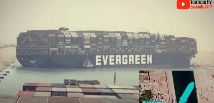 Jeden z najważniejszych szlaków morskich zablokowany przez olbrzymi kontenerowiec [Wideo]