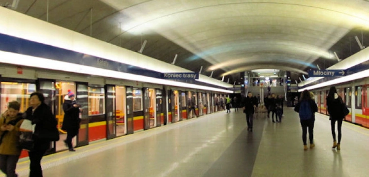 Wypadek w warszawskim metrze. Zginął młody mężczyzna  