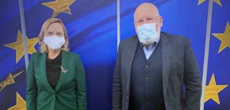 ,,Zbudowaliśmy koalicję państw, które chcą reformy ETS’’. Minister Moskwa spotkała się z Timmermansem 