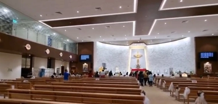 W Zjednoczonych Emiratach Arabskich poświęcono katolicki kościół 