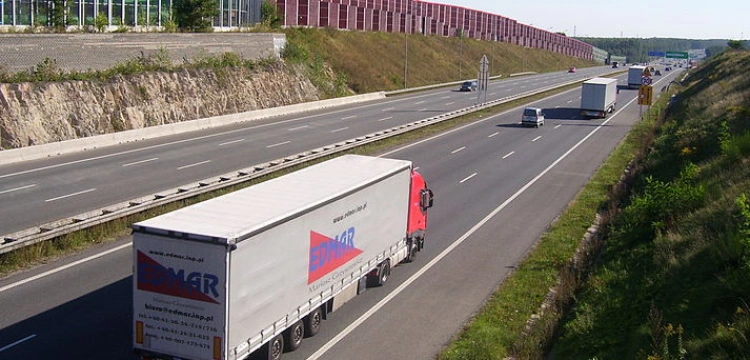 Białoruś odpowiada na sankcje. Zakaz wjazdu pojazdów z UE