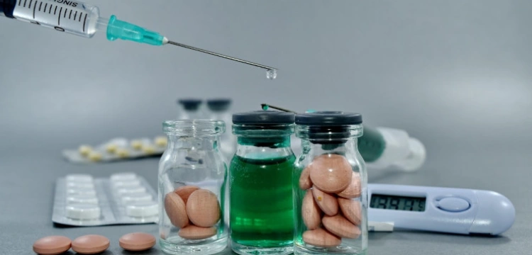 Tabletka Pfizera na Covid. Jest rekomendacja EMA