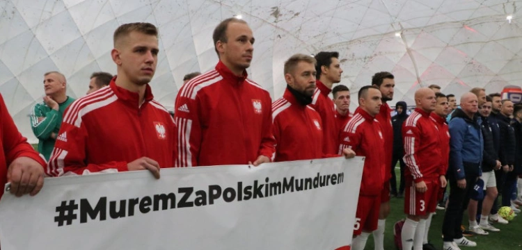Piłkarze #MuremZaPolskimMundurem. Wyjątkowy mecz w Warszawie