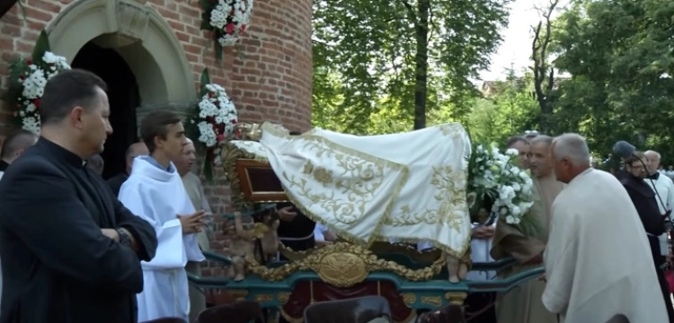 ,,Pogrzeby’’ Matki Bożej w całej Polsce 