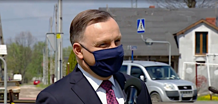 Andrzej Duda: Przepraszam za rodaków, którzy w czasie epidemii zachowali się podle