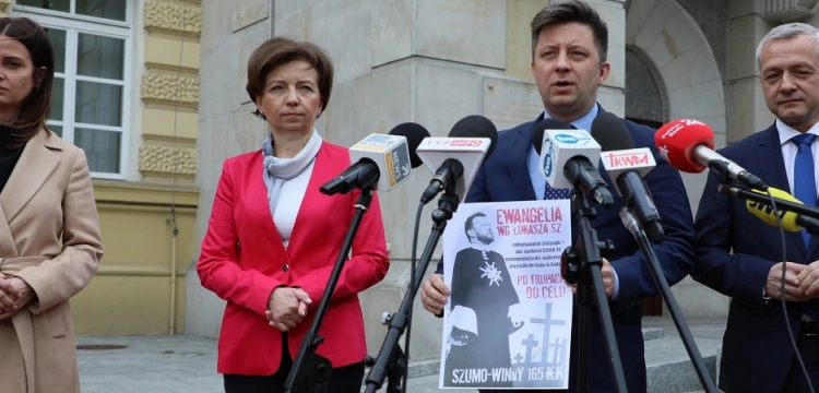 Dworczyk do Trzaskowskiego: Żądamy usunięcia plakatów