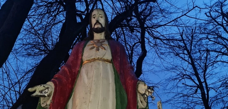 Kolejna profanacja w Szczecinie. Urwano dłonie figurze Jezusa