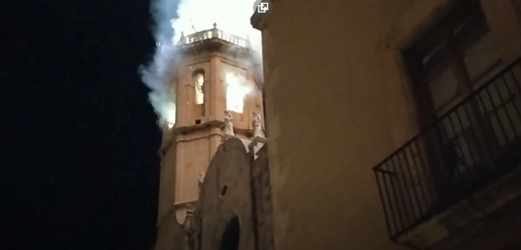 Hiszpania: pożar zabytkowego kościoła