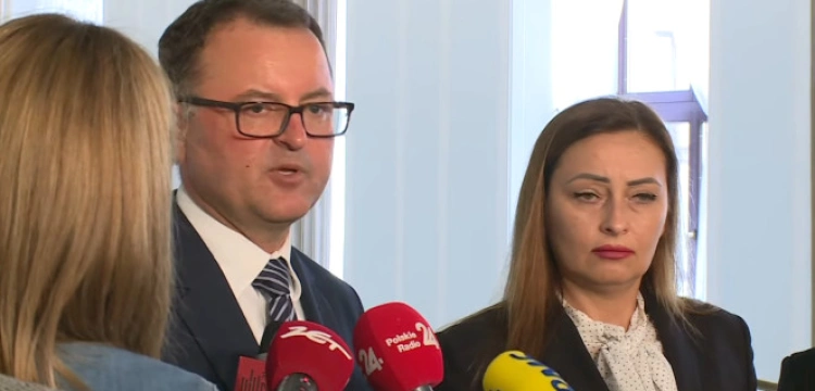 Zjednoczona Prawica traci większość w Sejmie. Troje posłów PiS zakłada nowe koło poselskie