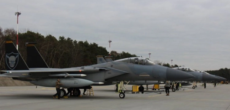 Amerykańskie F-15 wylądowały w Polsce