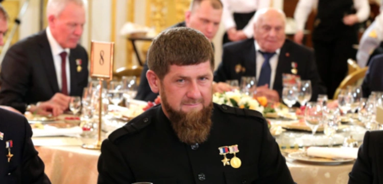 Kadyrow do Erdogana: nie pomagaj Azowowi, to ateiści i mordercy!