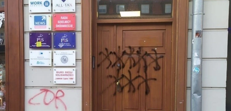Atak na biuro poselskie PiS w Lublinie
