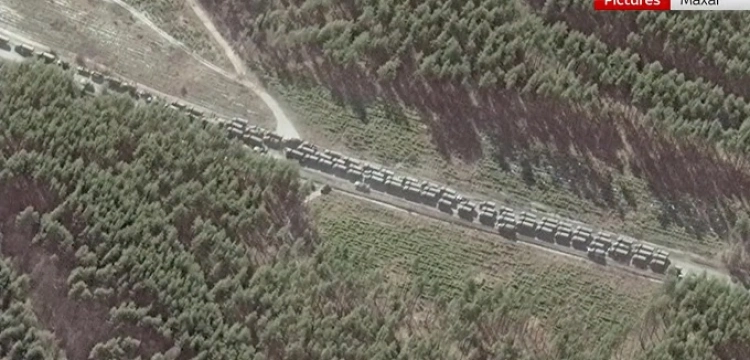 [Wideo] Konwój wojsk rosyjskich niebezpiecznie zbliża się do Kijowa. Czy to oznacza kolejny szturm dzisiejszej nocy?