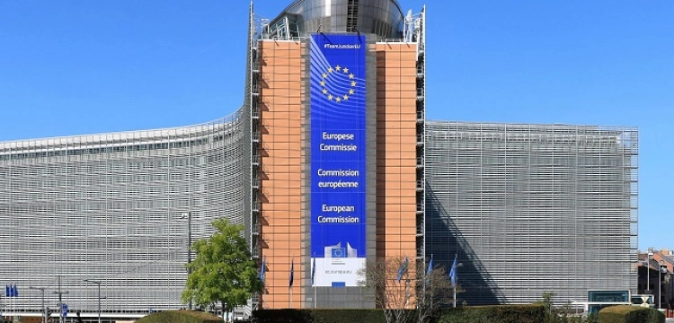 KE wydała decyzję ws. przejęcia WarnerMedia przez Discovery